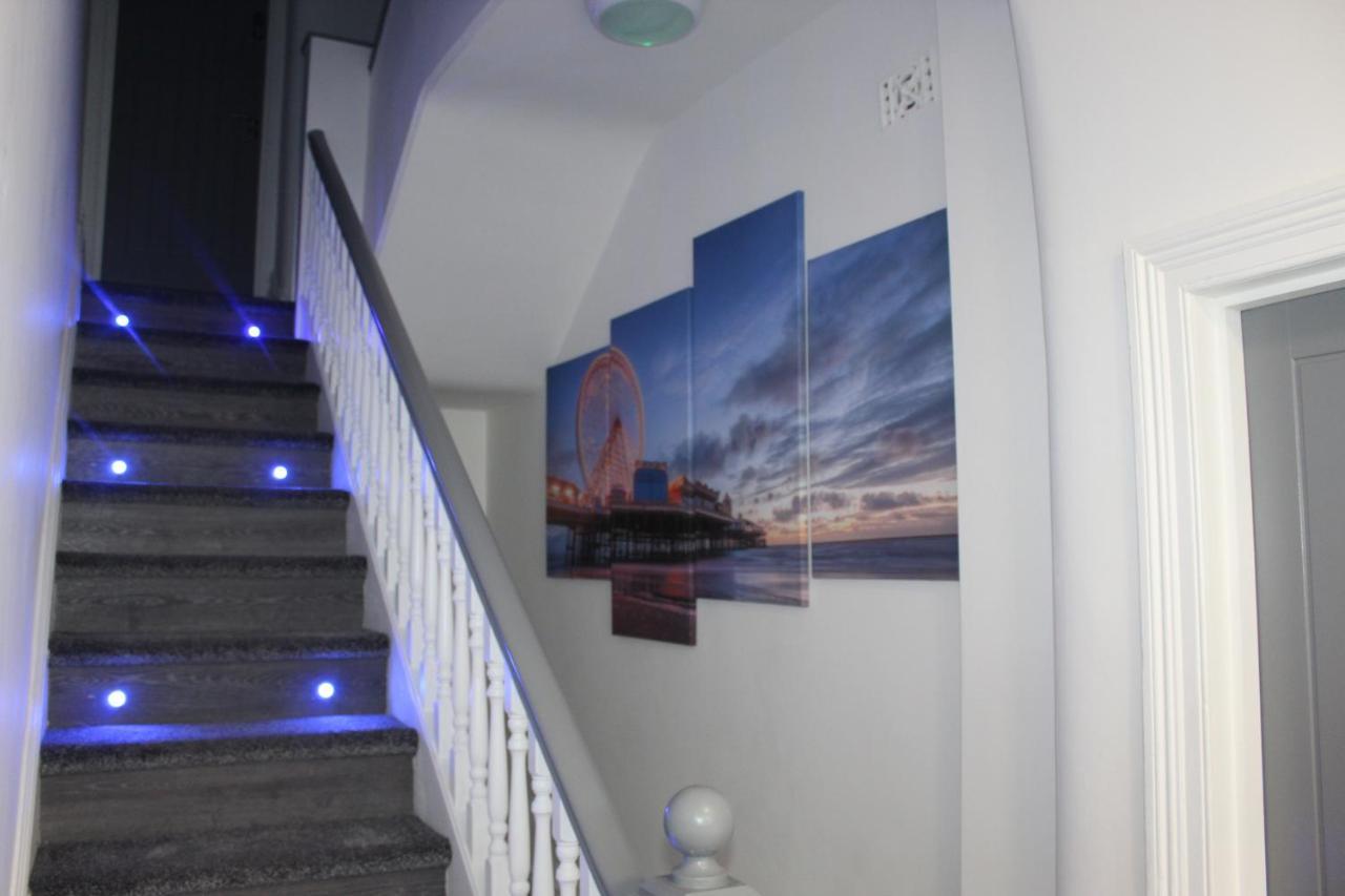 Albert Luxury Hottub & Jacuzzi Apartments Blackpool Esterno foto