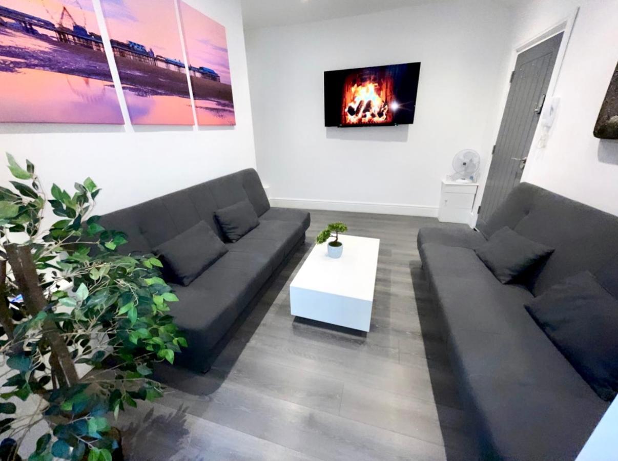Albert Luxury Hottub & Jacuzzi Apartments Blackpool Esterno foto