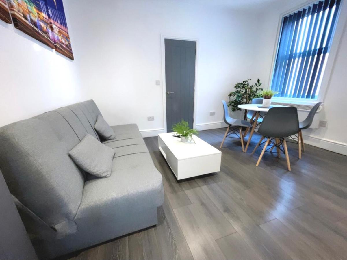 Albert Luxury Hottub & Jacuzzi Apartments Blackpool Esterno foto