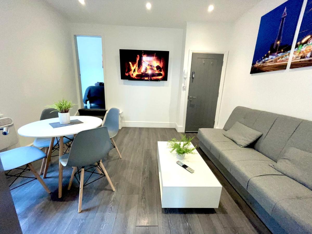 Albert Luxury Hottub & Jacuzzi Apartments Blackpool Esterno foto