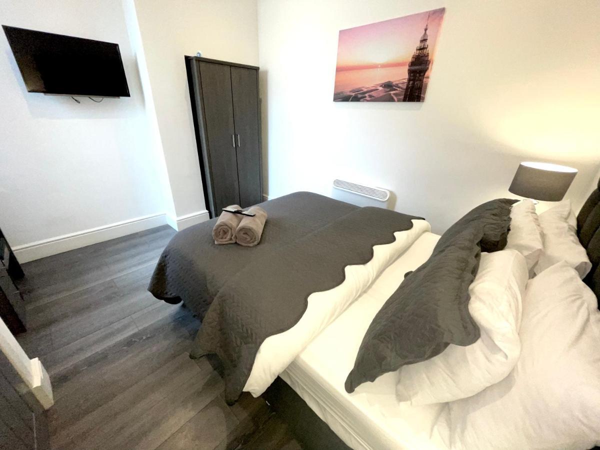 Albert Luxury Hottub & Jacuzzi Apartments Blackpool Esterno foto
