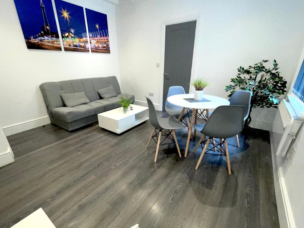 Albert Luxury Hottub & Jacuzzi Apartments Blackpool Esterno foto
