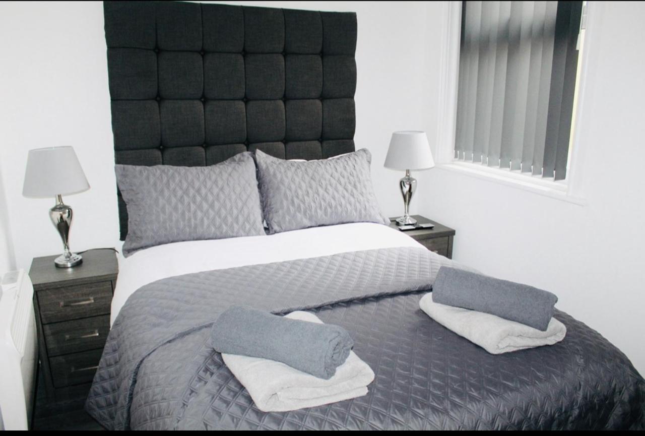 Albert Luxury Hottub & Jacuzzi Apartments Blackpool Esterno foto