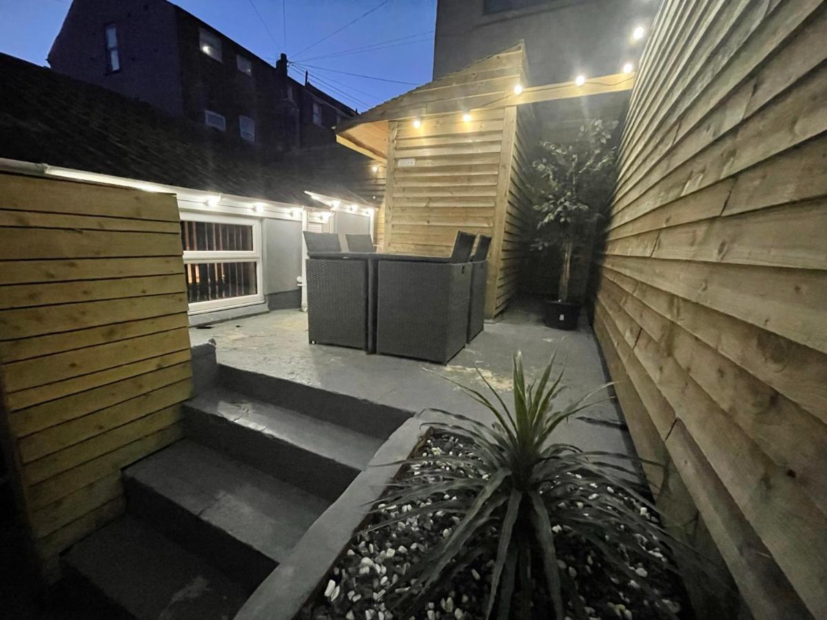 Albert Luxury Hottub & Jacuzzi Apartments Blackpool Esterno foto